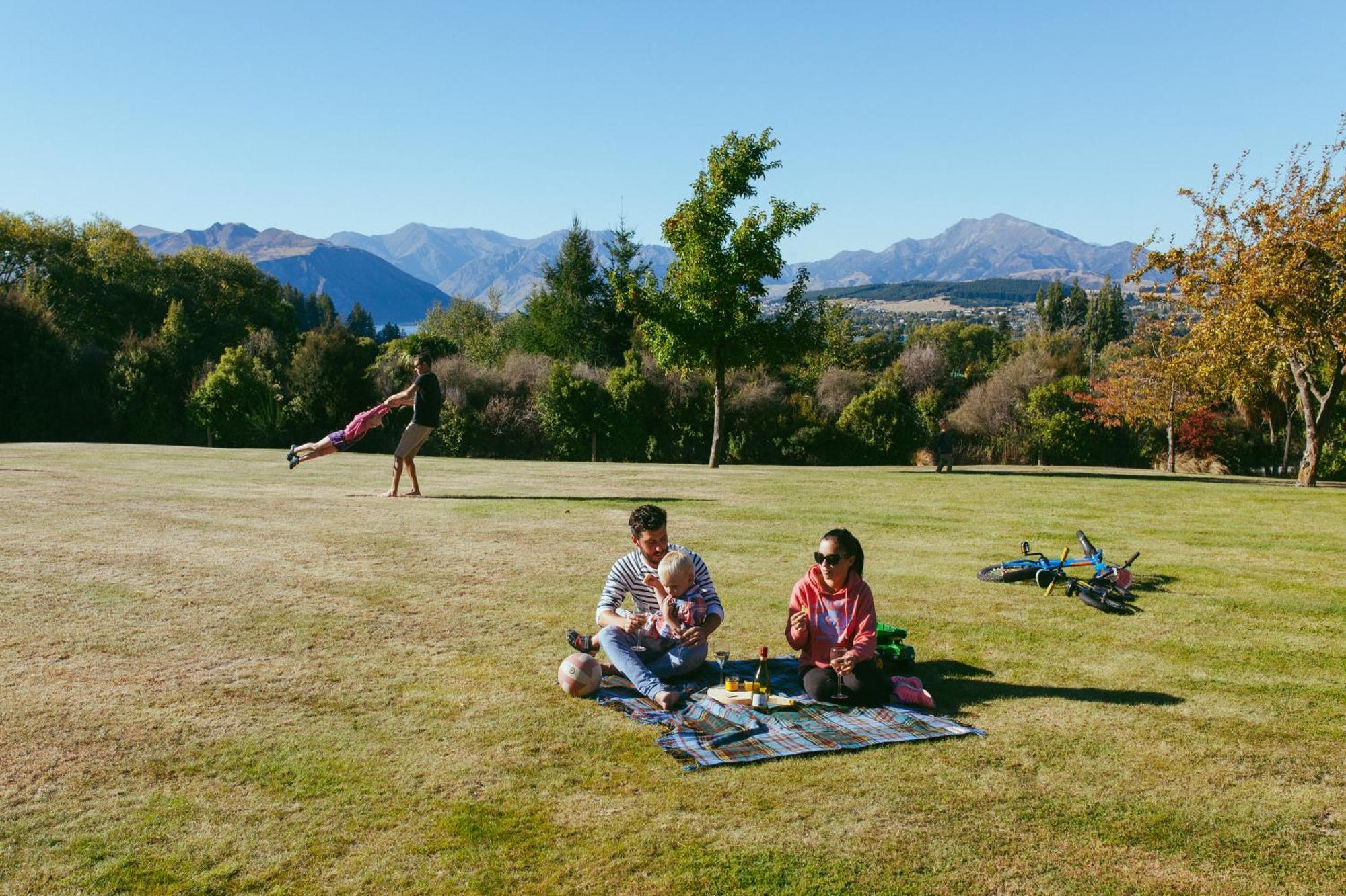 Wanaka Top 10 Holiday Park Kültér fotó